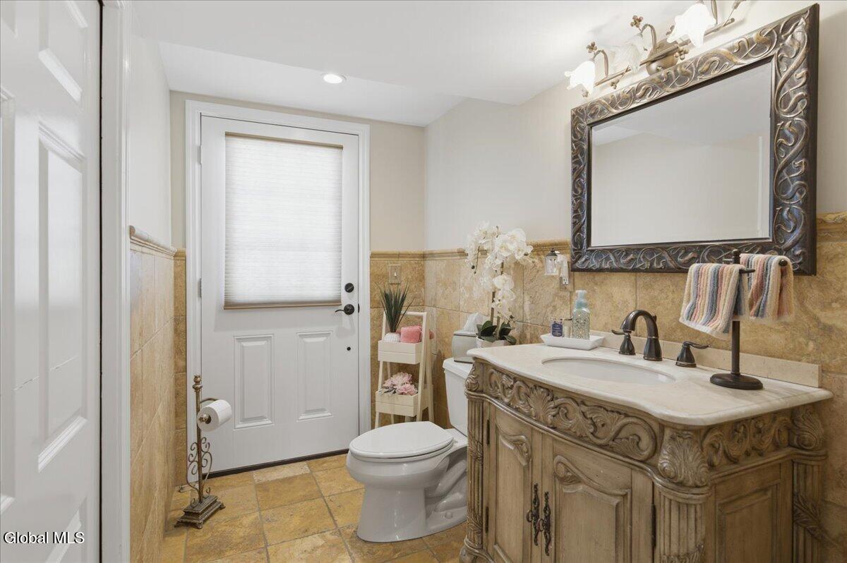 8 Westover Road Troy, NY 12180 - Photo 26 of 60 53-038_JKT_0056