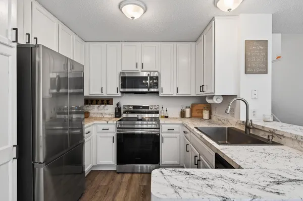 $320,000 | 4905 Bluff Heights Trail Southeast, Prior Lake, MN 55372