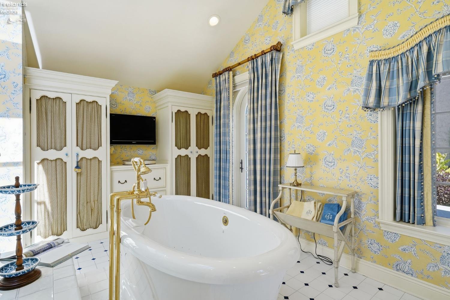 3941 North Cliff Road Port Clinton, OH 43452 - Photo 44 of 74 Gallery Image 44