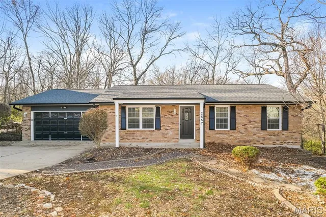 $2,440 | 2557 Tricia Lane, High Ridge, MO 63049