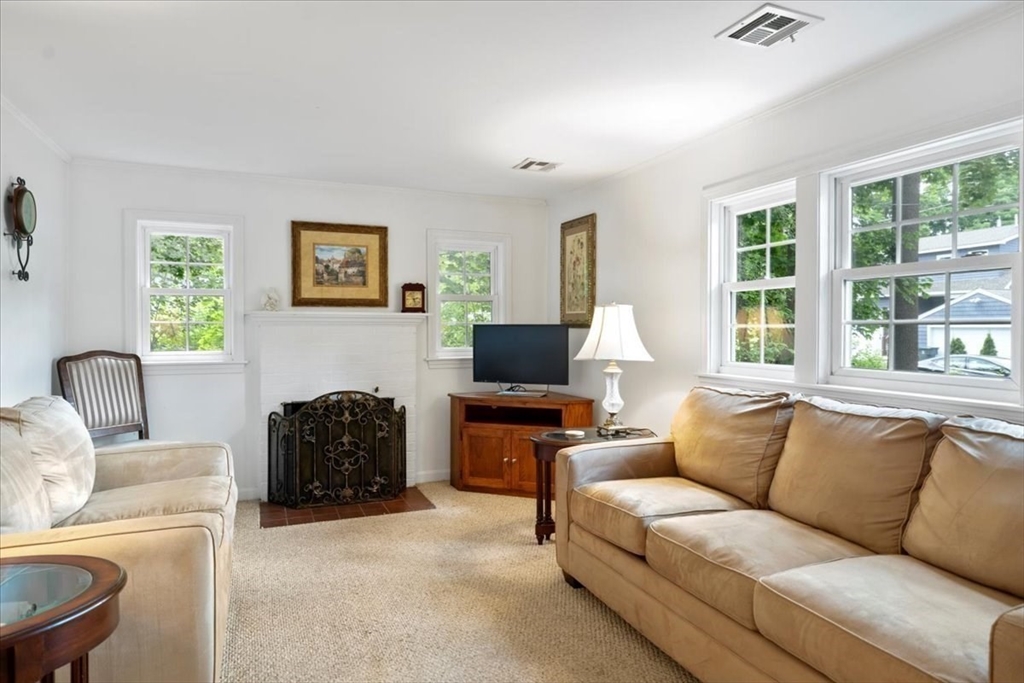 18 A Hammond Road Natick, MA 01760 - Photo 3 of 26 Gallery Image 3