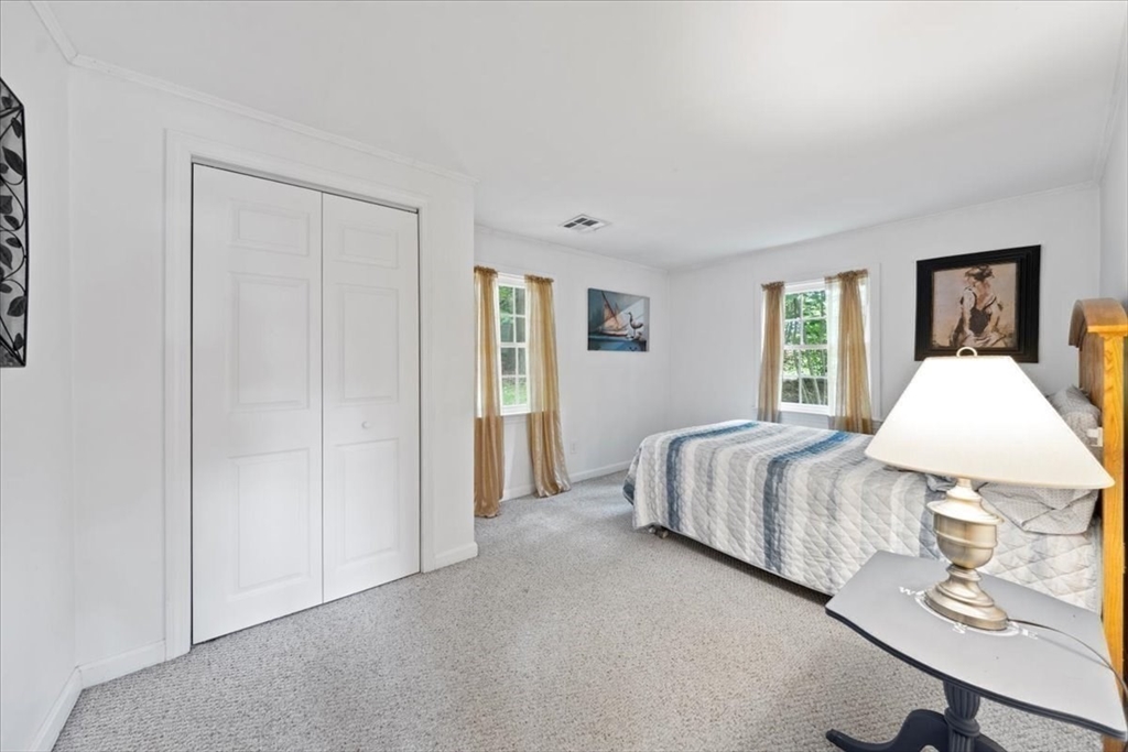 18 A Hammond Road Natick, MA 01760 - Photo 8 of 26 Gallery Image 8