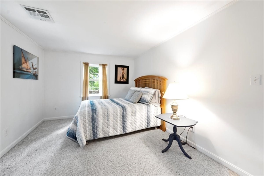 18 A Hammond Road Natick, MA 01760 - Photo 9 of 26 Gallery Image 9
