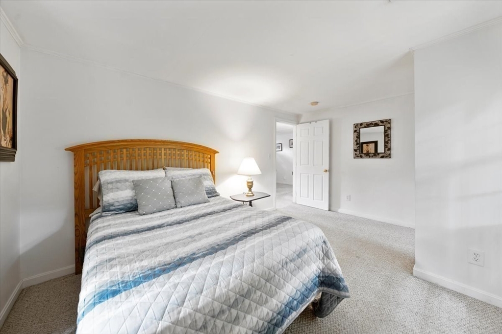 18 A Hammond Road Natick, MA 01760 - Photo 10 of 26 Gallery Image 10
