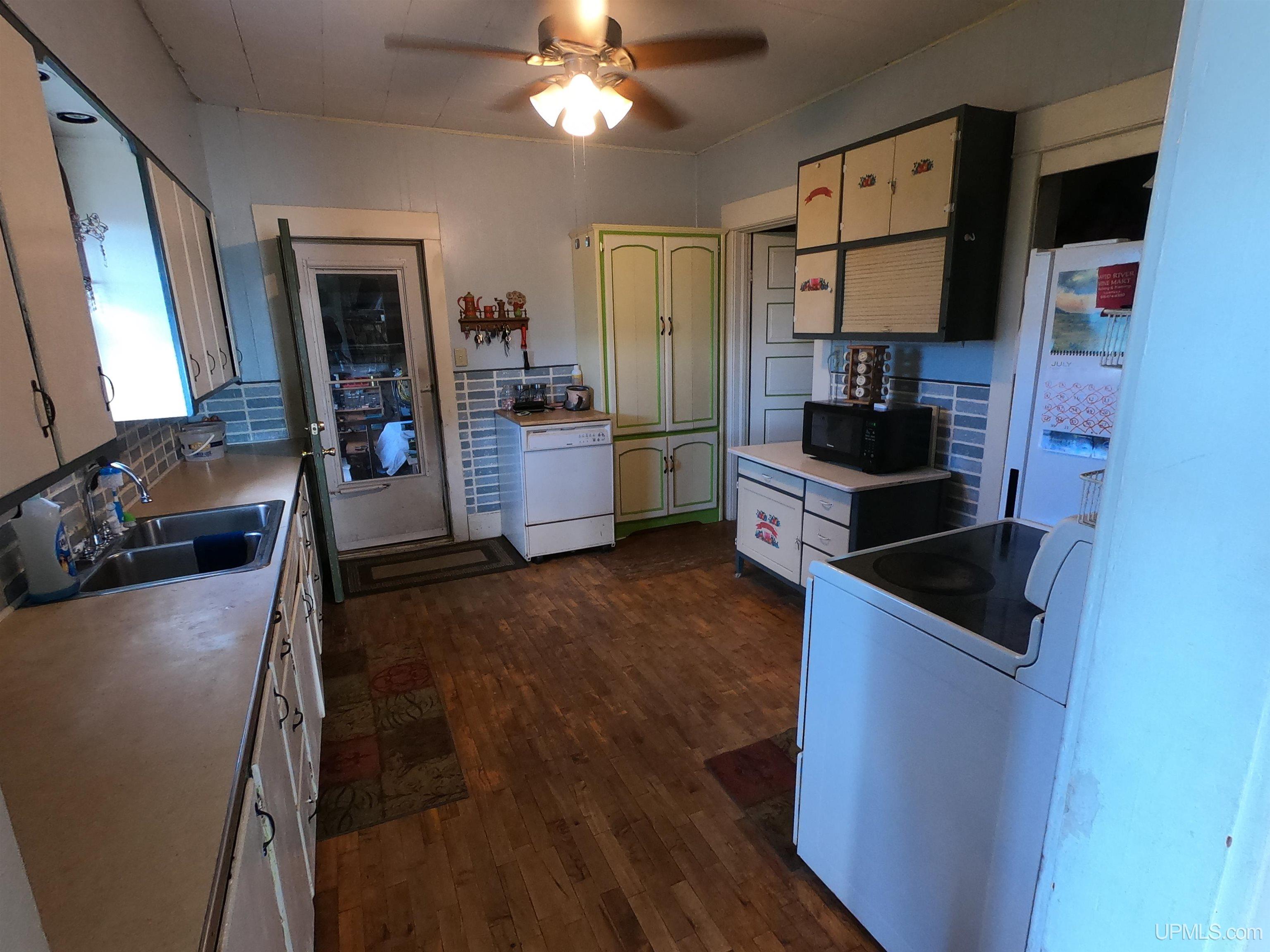 10155 22nd Road Rapid River, MI 49878 - Photo 16 of 29 Gallery Image 16