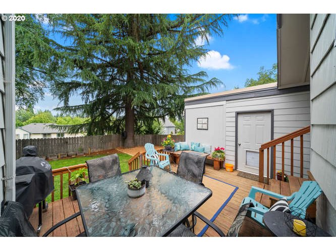 39707 Pleasant Street Sandy, OR 97055 - Photo 24 of 31 Deck
