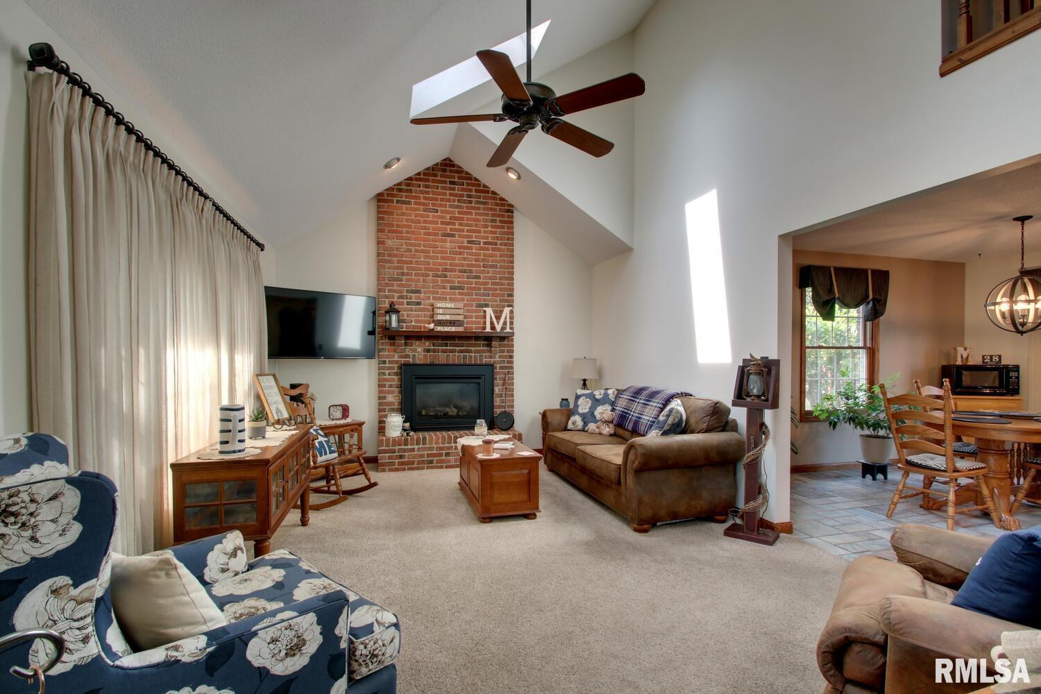 1404 Deerfield Road Quincy, IL 62305 - Photo 8 of 26 Gallery Image 8