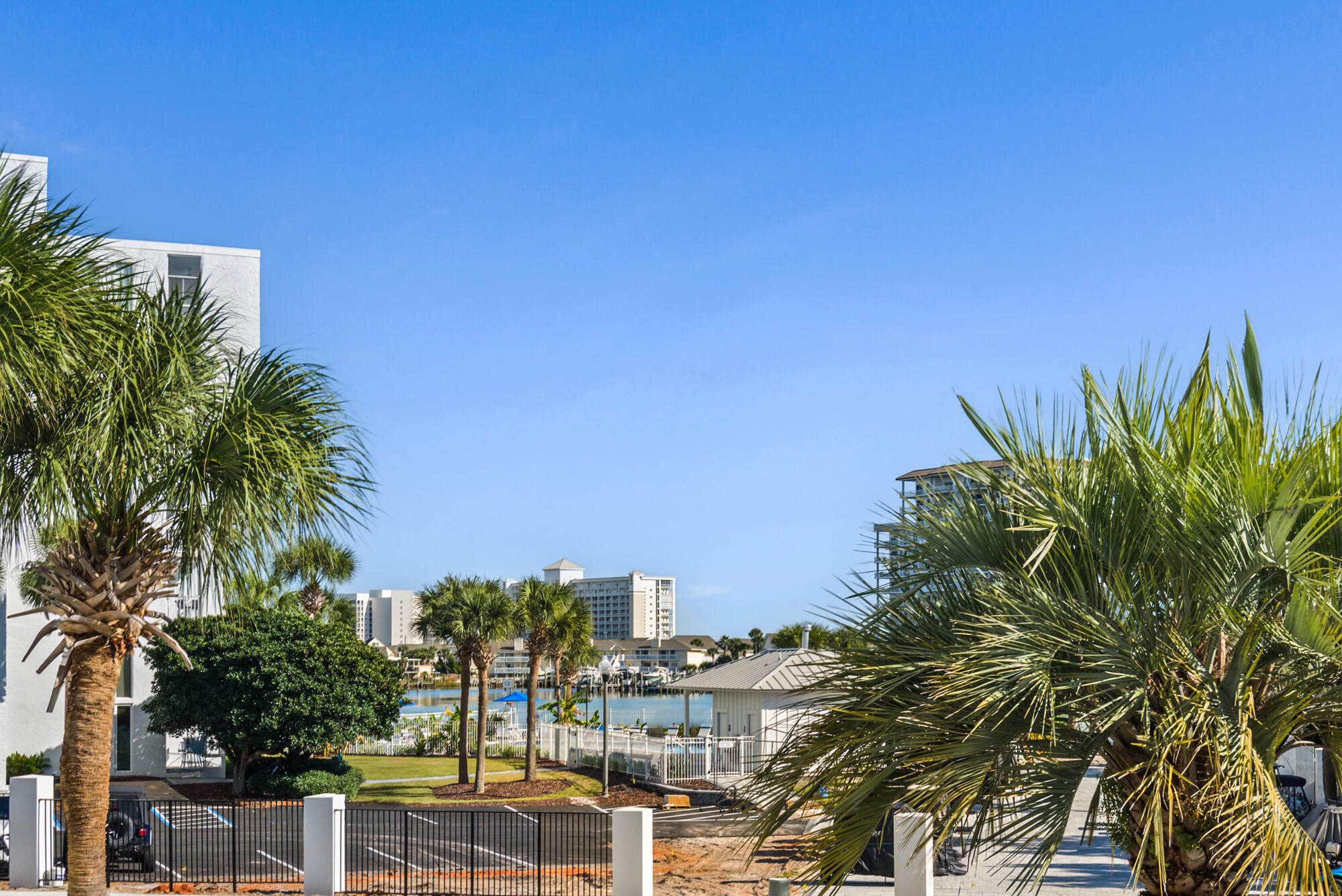 30 Moreno Point Road, Unit 206B Destin, FL 32541 - Photo 23 of 27 Dolphin_Point_B206_20251024_056_print
