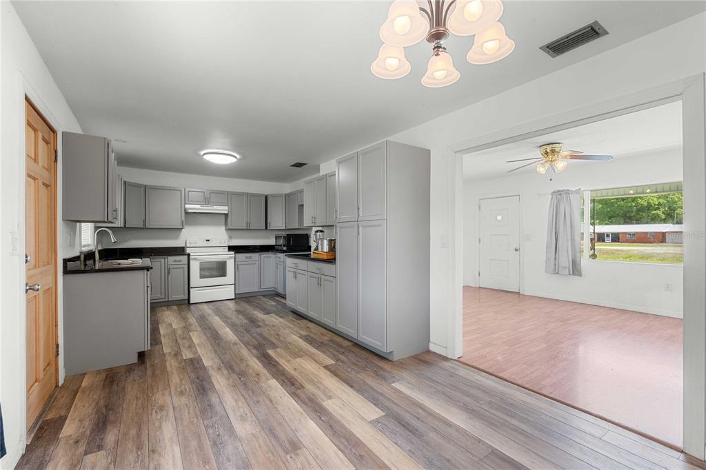 14024 County Road 757 Webster, FL 33597 - Photo 2 of 48