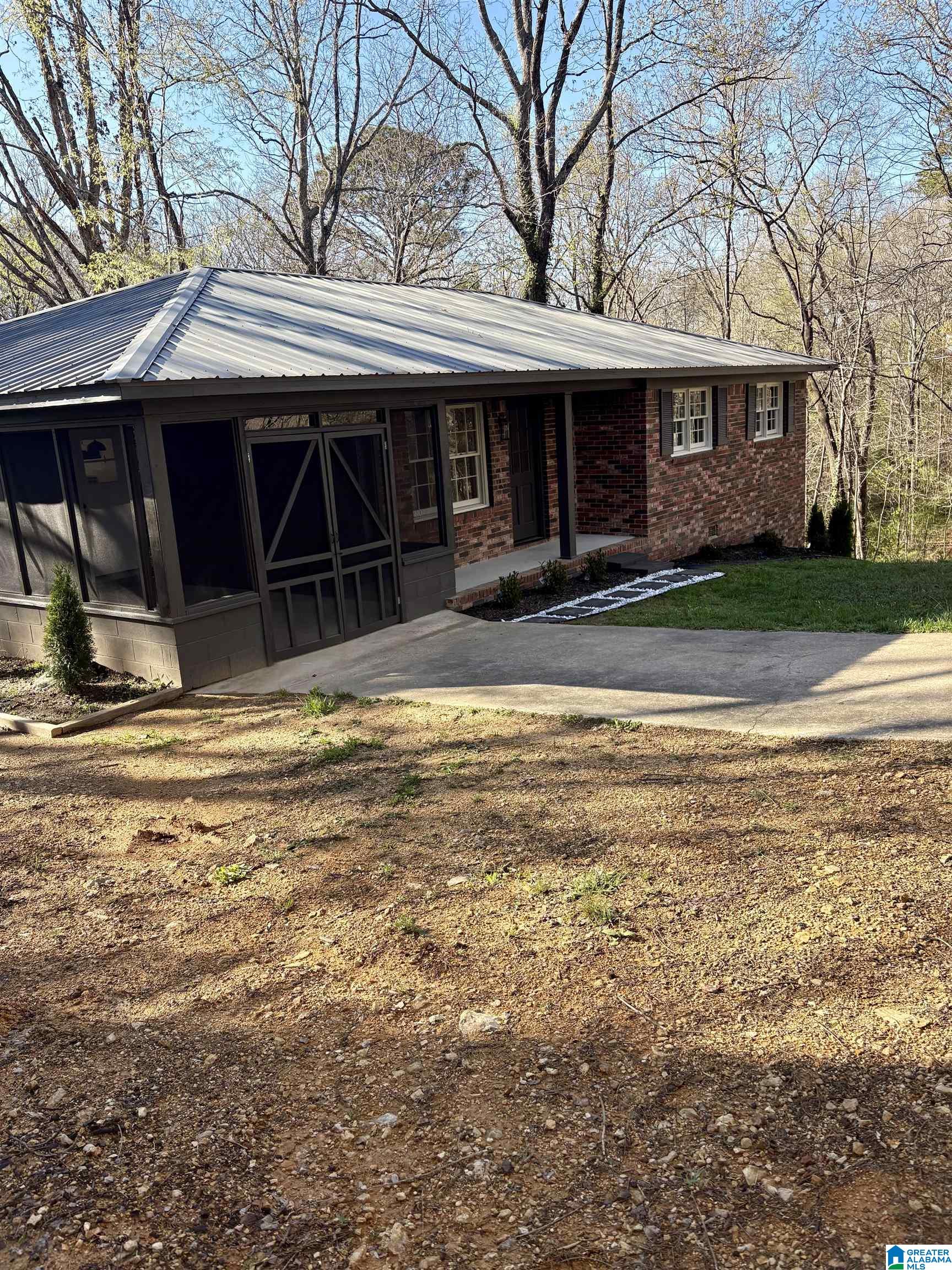 4404 Calhoun Avenue Anniston, AL 36206 - Photo 3 of 22