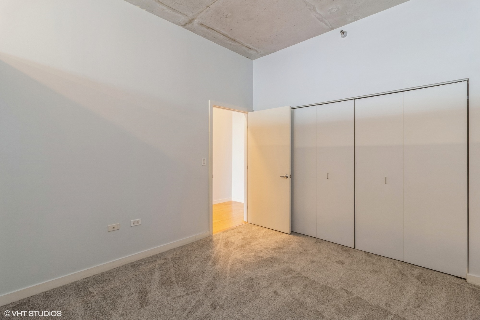 235 West Van Buren Street, Unit 4209 Chicago, IL 60607 - Photo 7 of 10 a view of an empty room