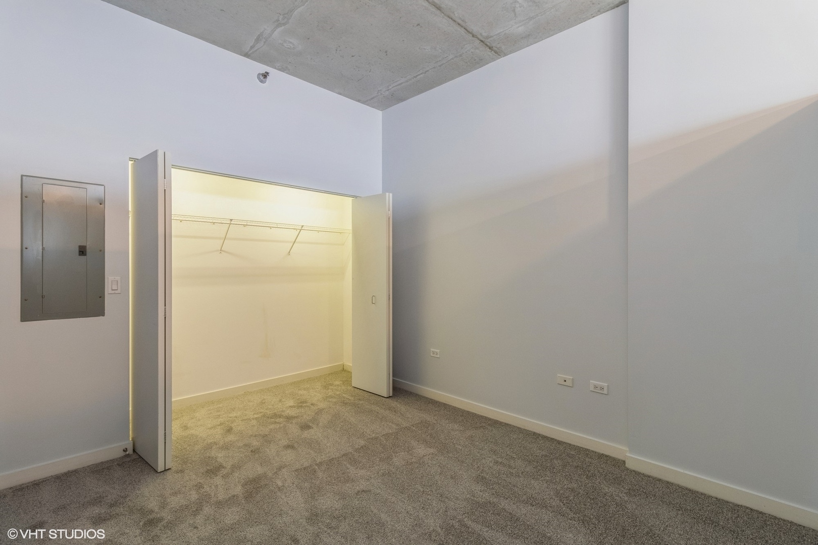 235 West Van Buren Street, Unit 4209 Chicago, IL 60607 - Photo 8 of 10 a view of an empty room