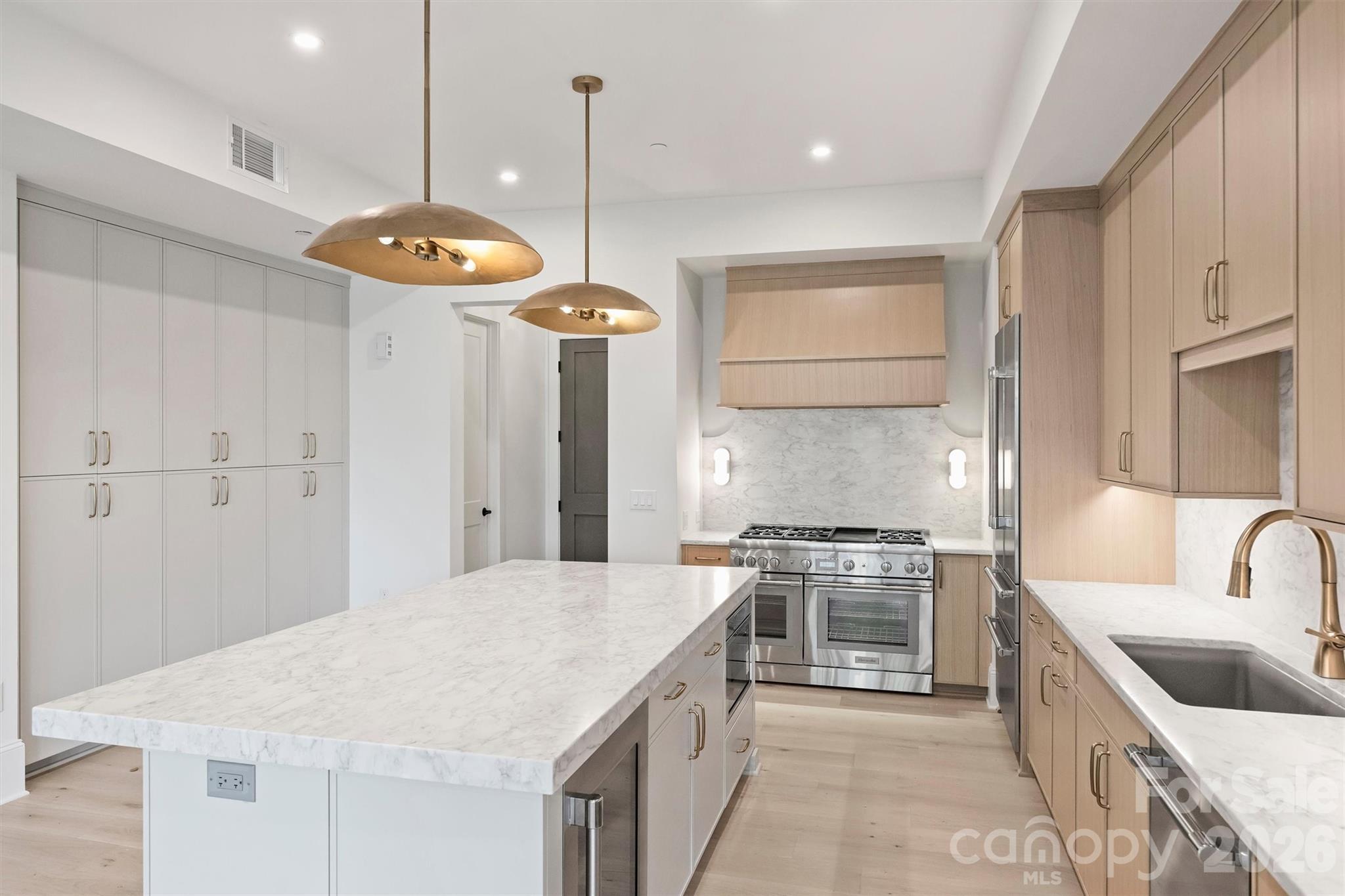 409 Queens Road, Unit 301 Charlotte, NC 28207 - Photo 10 of 48