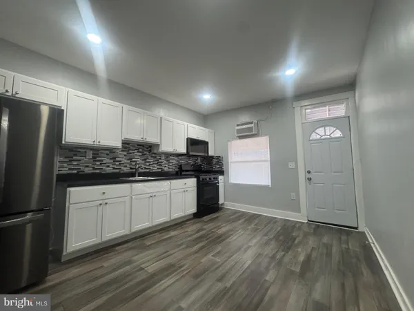 $1,450 | 2125 Cliftwood Avenue, Baltimore, MD 21213