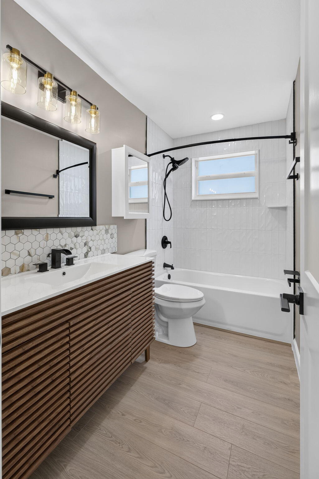 665 West 7th Street Riviera Beach, FL 33404 - Photo 28 of 62 Bath 2