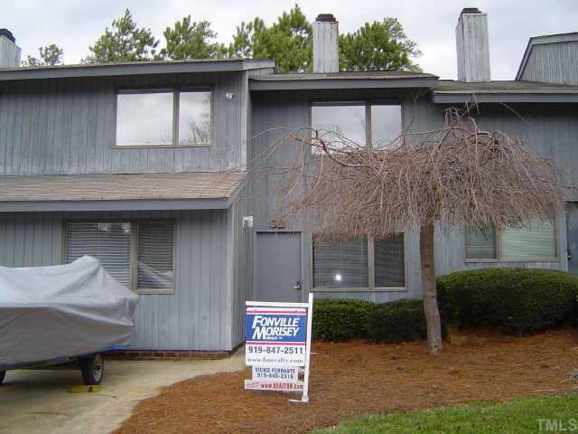 Move-in condition! 4 Huge Bedrooms. Great neighborhood convenient to NCSU, Meredith, Downtown, RTP, and Lake Johnson. Community Tennis and disc golf near by. Exterior Front