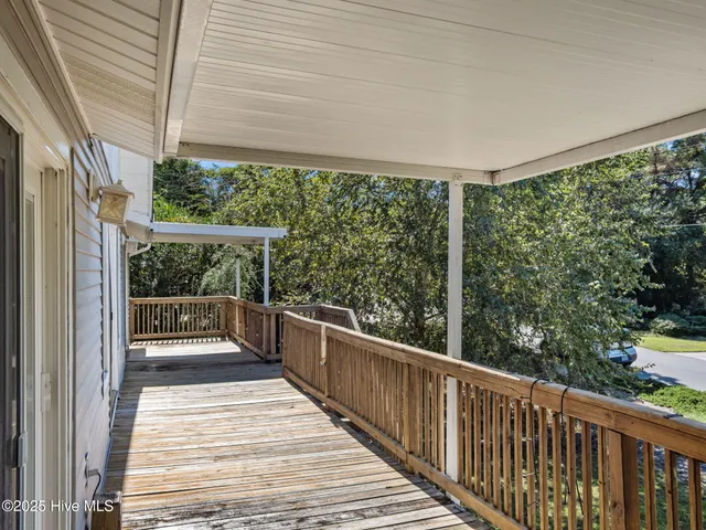$700,000 | 112 Page Place, Emerald Isle, NC 28594
