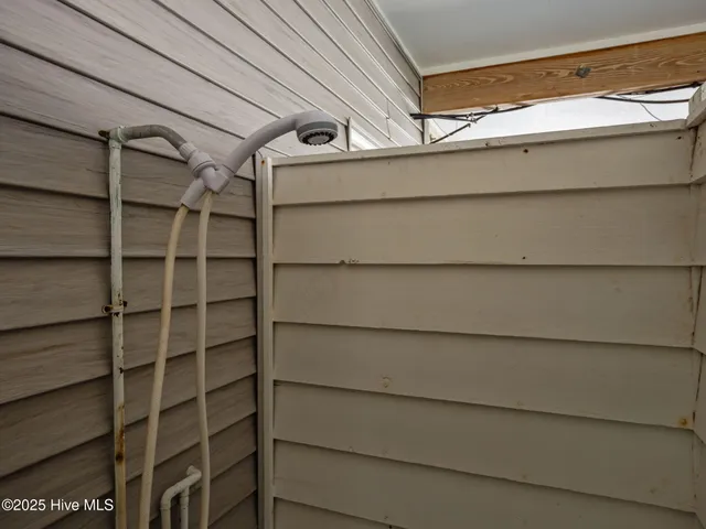 $700,000 | 112 Page Place, Emerald Isle, NC 28594