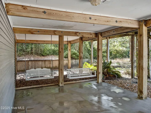 $700,000 | 112 Page Place, Emerald Isle, NC 28594