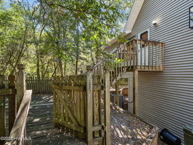 $700,000 | 112 Page Place, Emerald Isle, NC 28594