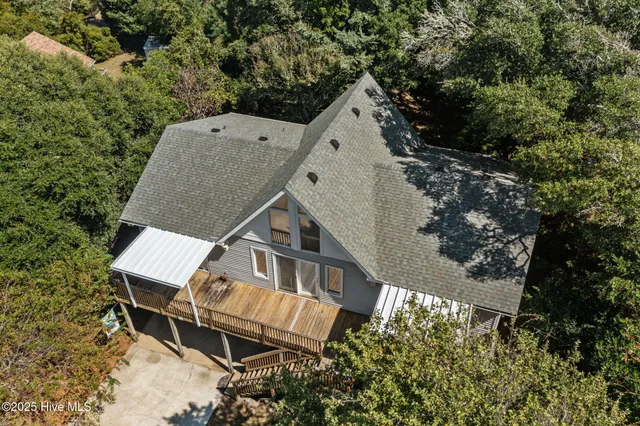 $700,000 | 112 Page Place, Emerald Isle, NC 28594