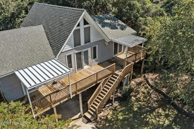 $700,000 | 112 Page Place, Emerald Isle, NC 28594