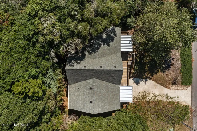 $700,000 | 112 Page Place, Emerald Isle, NC 28594