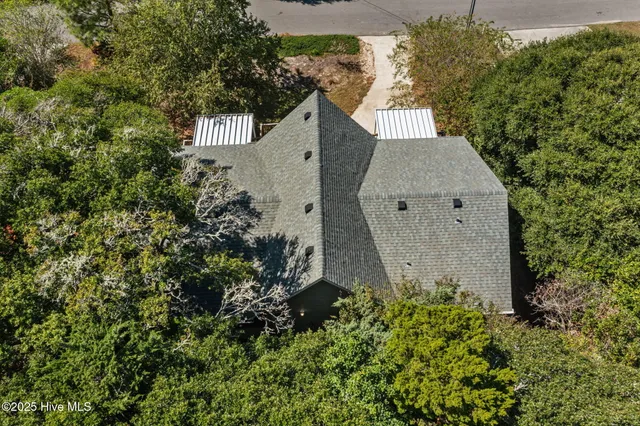 $700,000 | 112 Page Place, Emerald Isle, NC 28594