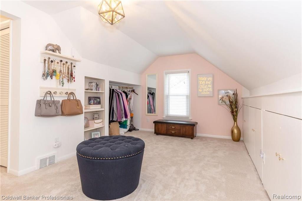1339 Hampton Road Grosse Pointe Woods, MI 48236 - Photo 17 of 32