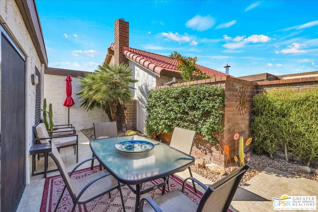2550 East Miramonte Circle, Unit B Palm Springs, CA 92264 - Photo 22 of 59