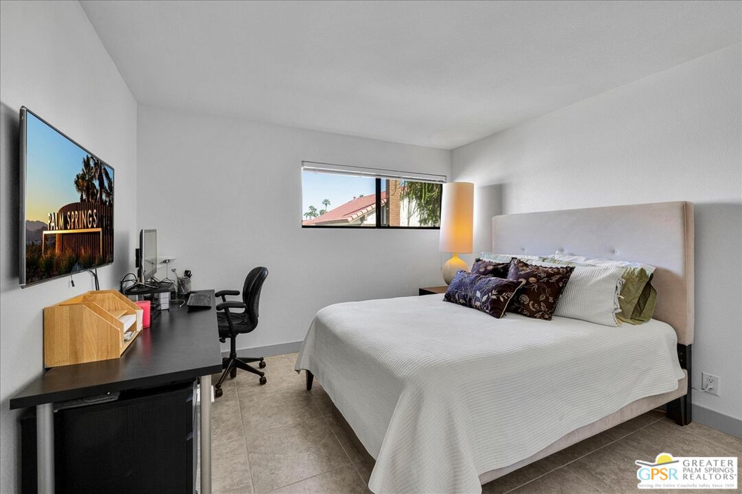 2550 East Miramonte Circle, Unit B Palm Springs, CA 92264 - Photo 31 of 59