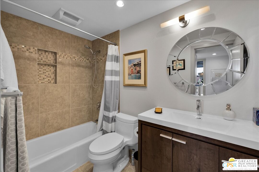 2550 East Miramonte Circle, Unit B Palm Springs, CA 92264 - Photo 33 of 59