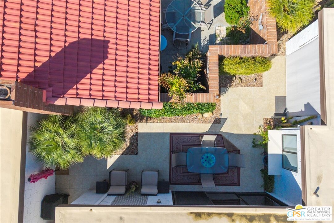 2550 East Miramonte Circle, Unit B Palm Springs, CA 92264 - Photo 38 of 59