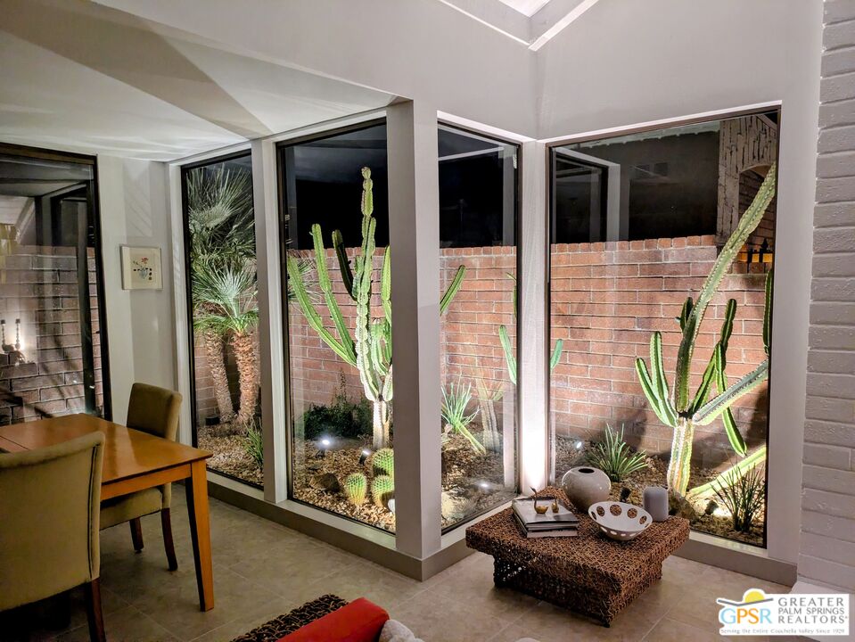 2550 East Miramonte Circle, Unit B Palm Springs, CA 92264 - Photo 7 of 59