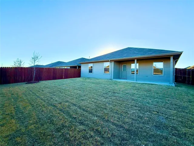 $2,550 | 8420 Hollymead Lane, Fort Worth, TX 76131