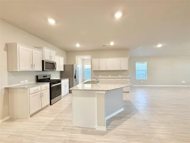 $2,550 | 8420 Hollymead Lane, Fort Worth, TX 76131