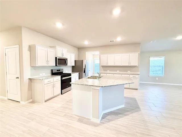 $2,550 | 8420 Hollymead Lane, Fort Worth, TX 76131