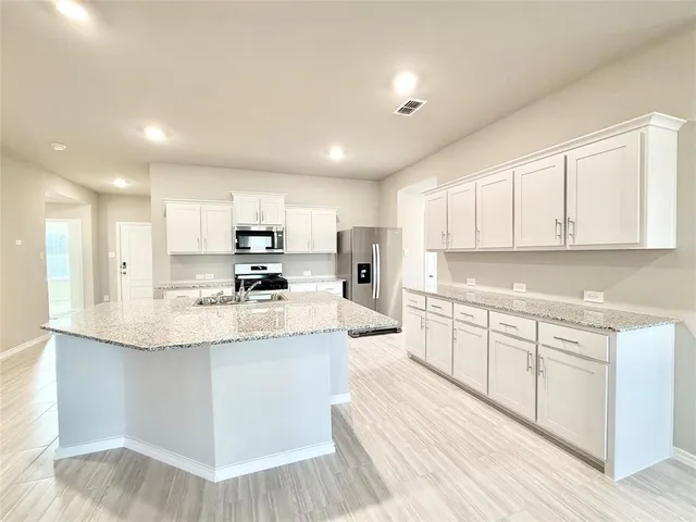 $2,550 | 8420 Hollymead Lane, Fort Worth, TX 76131