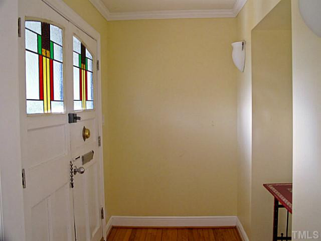 1919 Highland Place Raleigh, NC 27607 - Photo 2 of 19 Foyer