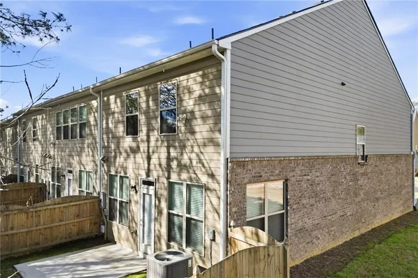 a picture of a bench in front of door