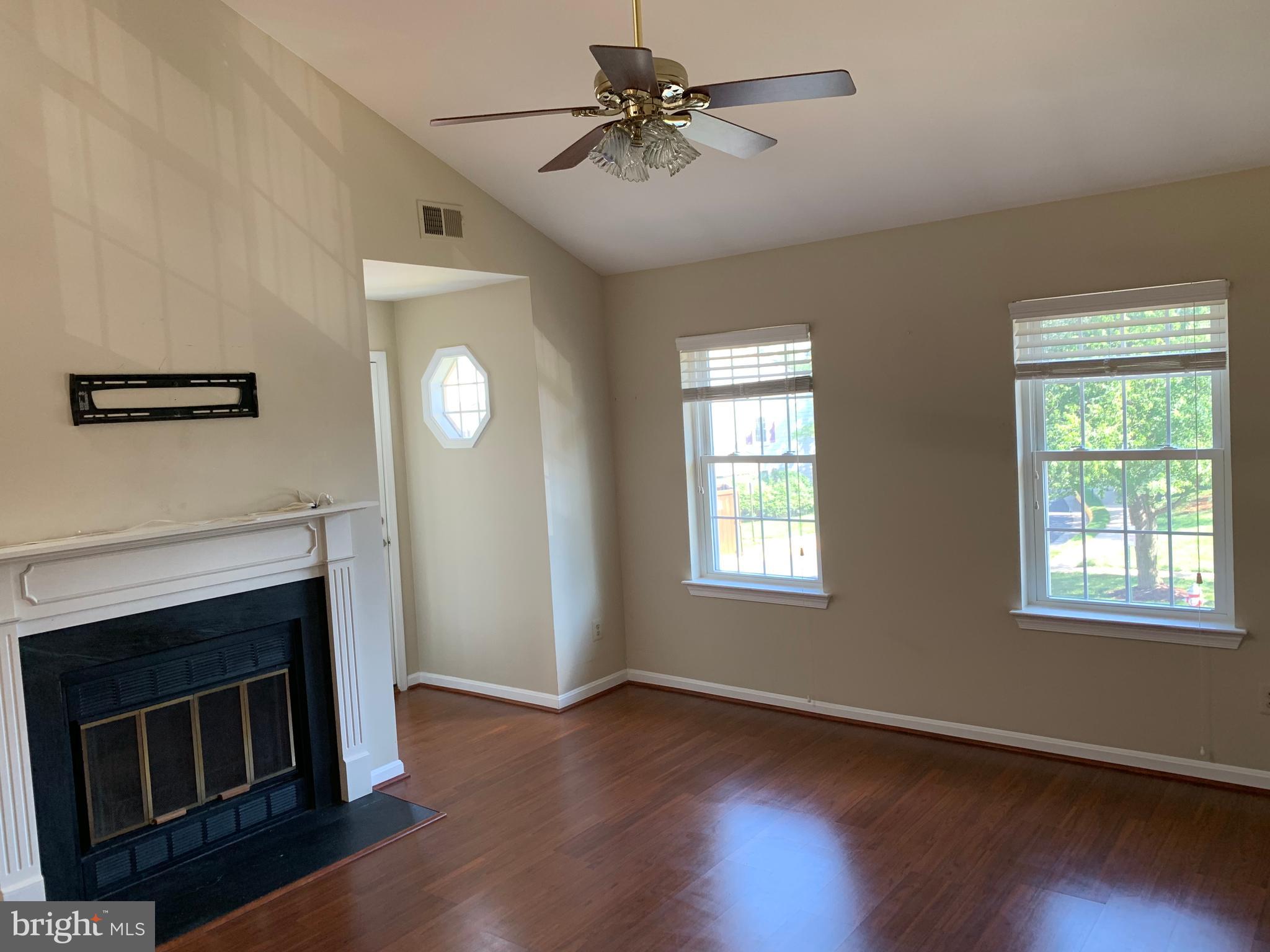 6084B Essex House Square, Alexandria, VA 22310 Compass