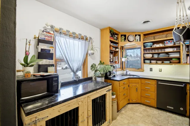 $234,000 | 1500 16th Street Southwest, Austin, MN 55912