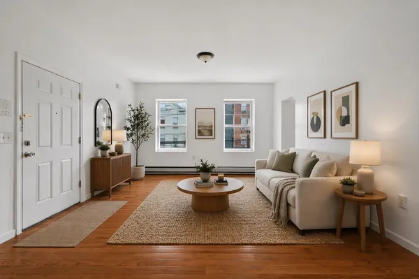 $1,950 | 359 Palisade Avenue, Unit 2L, Jersey City, NJ 07307