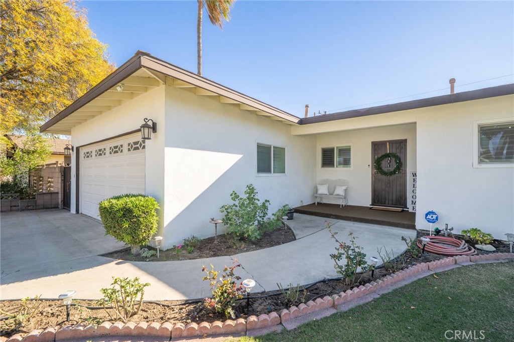 17481 Filbert Street Fontana, CA 92335 - Photo 6 of 37