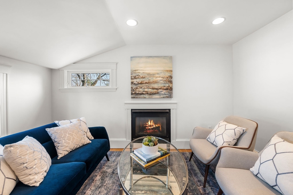 60 Denton Road, Unit 3 Wellesley, MA 02482 - Photo 14 of 33 Gallery Image 14
