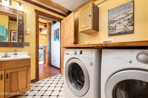 $1,234,567 | 975 West 9000 South, Victor, ID 83455