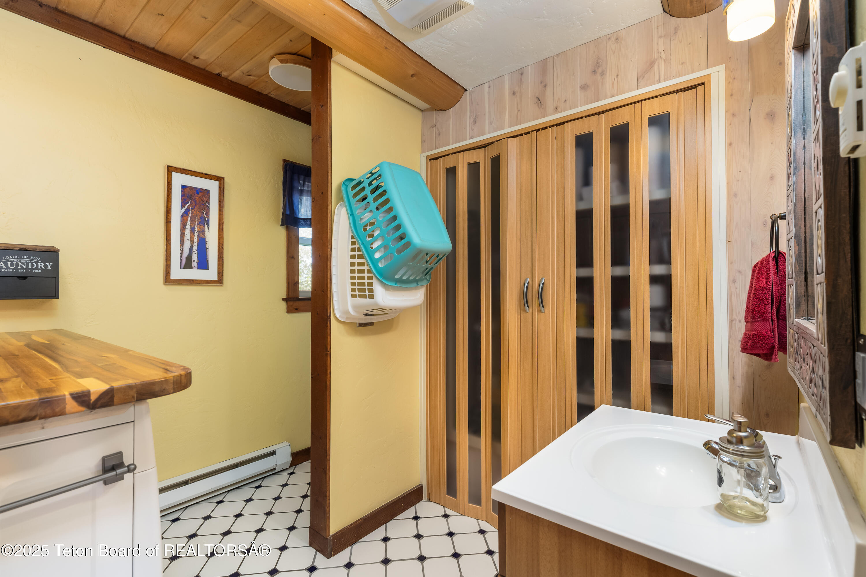 975 West 9000 South Victor, ID 83455 - Photo 14 of 43 Main Floor