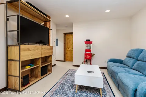 $1,234,567 | 975 West 9000 South, Victor, ID 83455