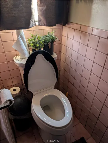 a close view of a toilet in a bathroom