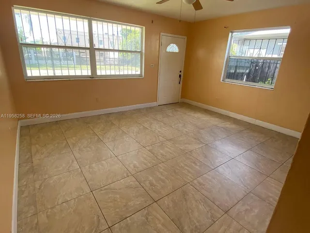 $2,000 | 43 Northwest 183rd Terrace, Unit 43, Miami Gardens, FL 33169